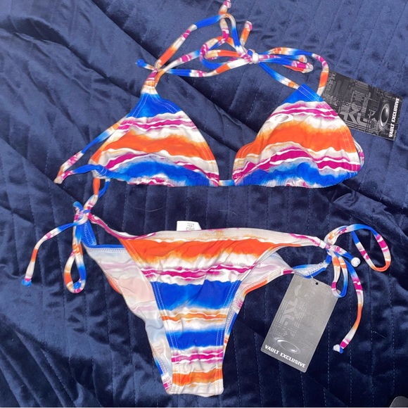 Nwt Oakley bikini - Picture 2 of 2